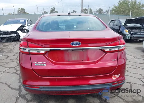 2017 Ford Fusion Energi Se Luxury z USA, uszkodzony, nr VIN 3FA6P0PU3HR413711